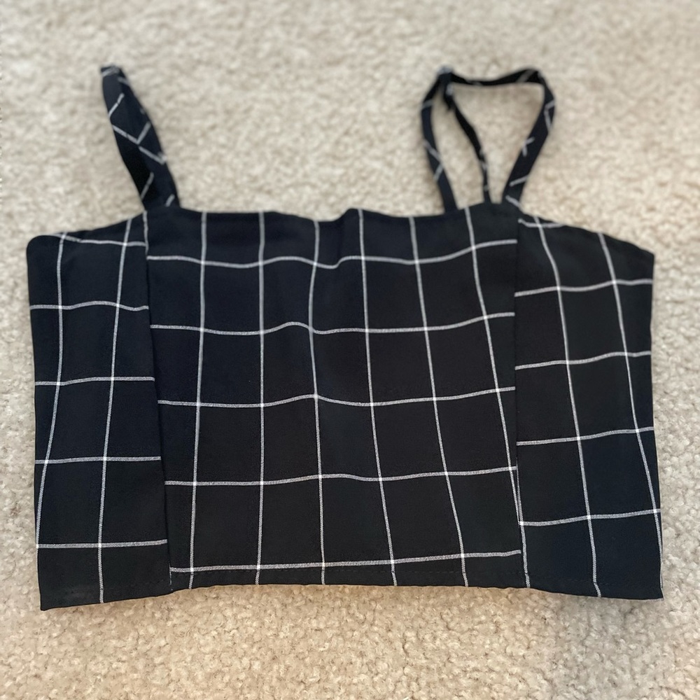 Black white crop top